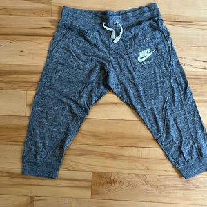 Nike 3/4 sweatpants, grey, size M